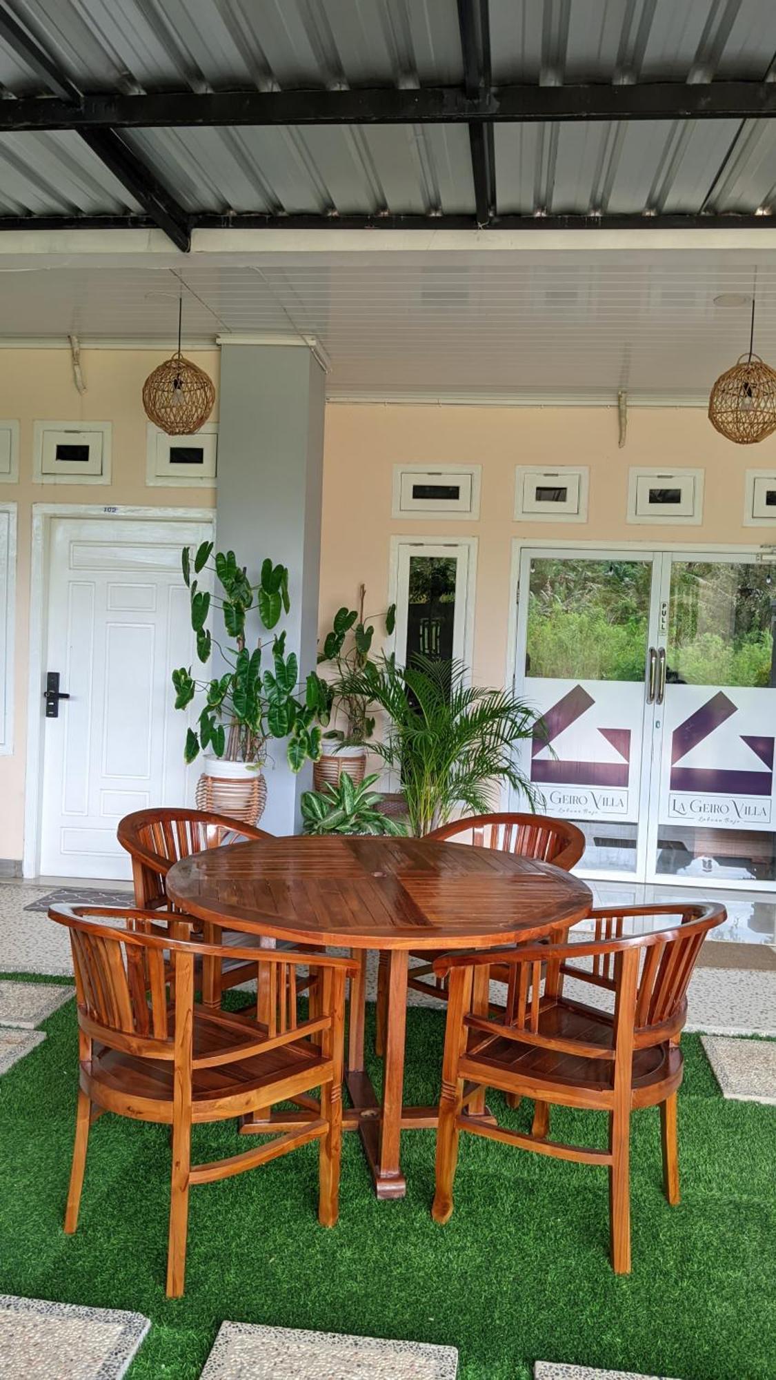 La Geiro Villa Labuan Bajo Bagian luar foto